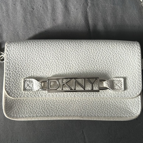 DKNY White Vegan Leather Belt Bag with Chain Strap - Picture 3 of 7